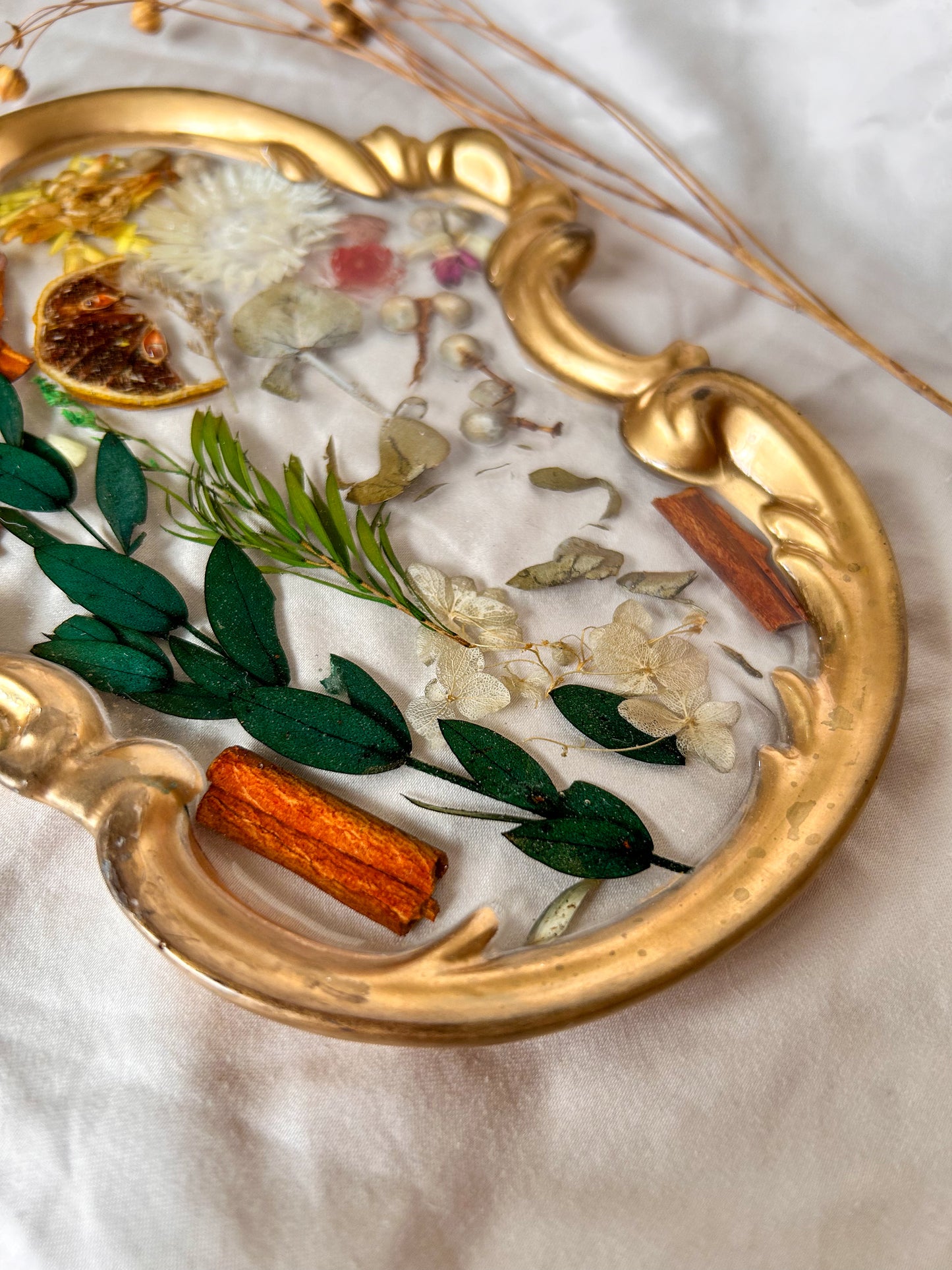 Golden Vintage Botanical Jewelry Tray