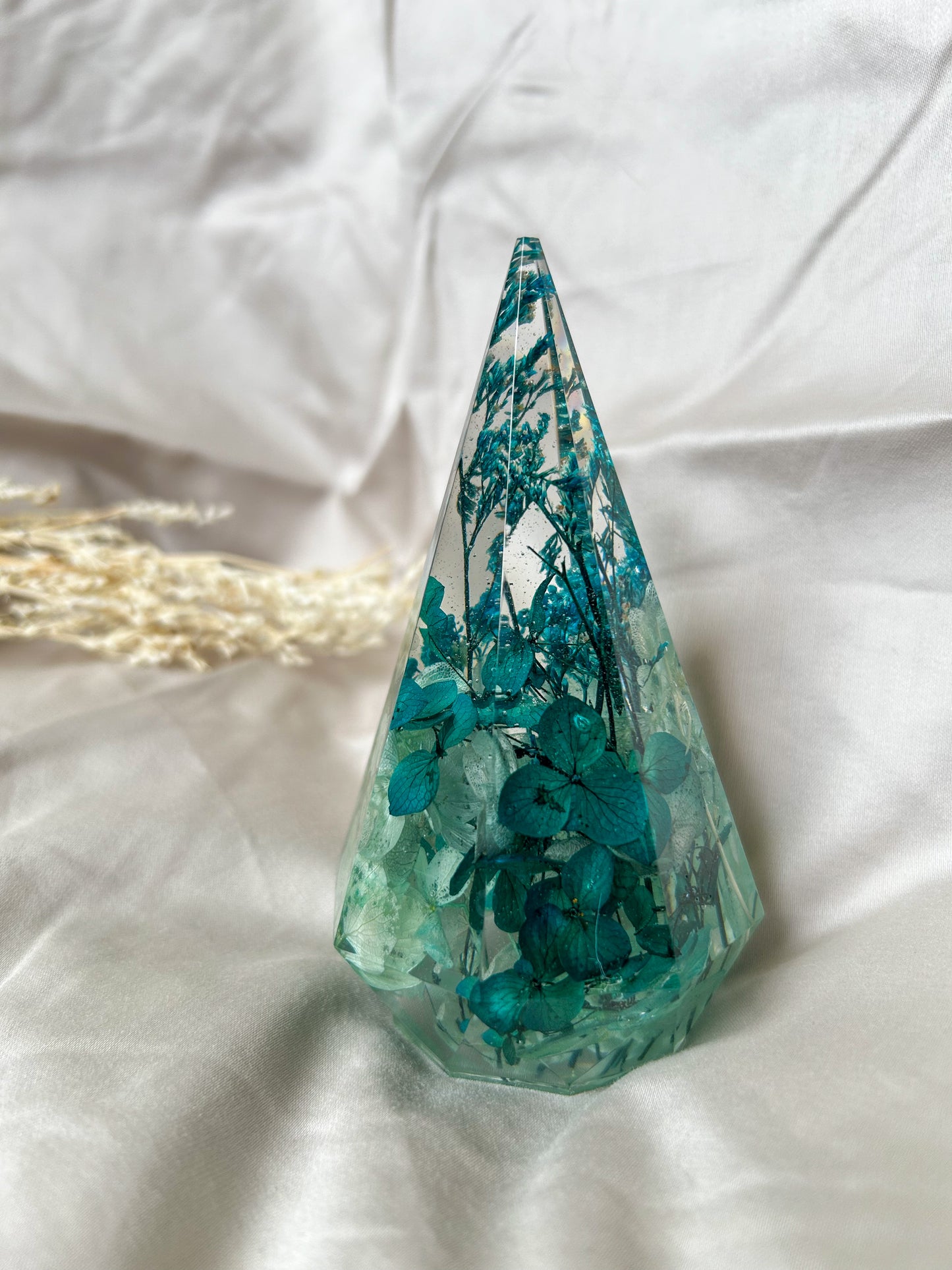 Blue Flowers Crystal Ring Tree
