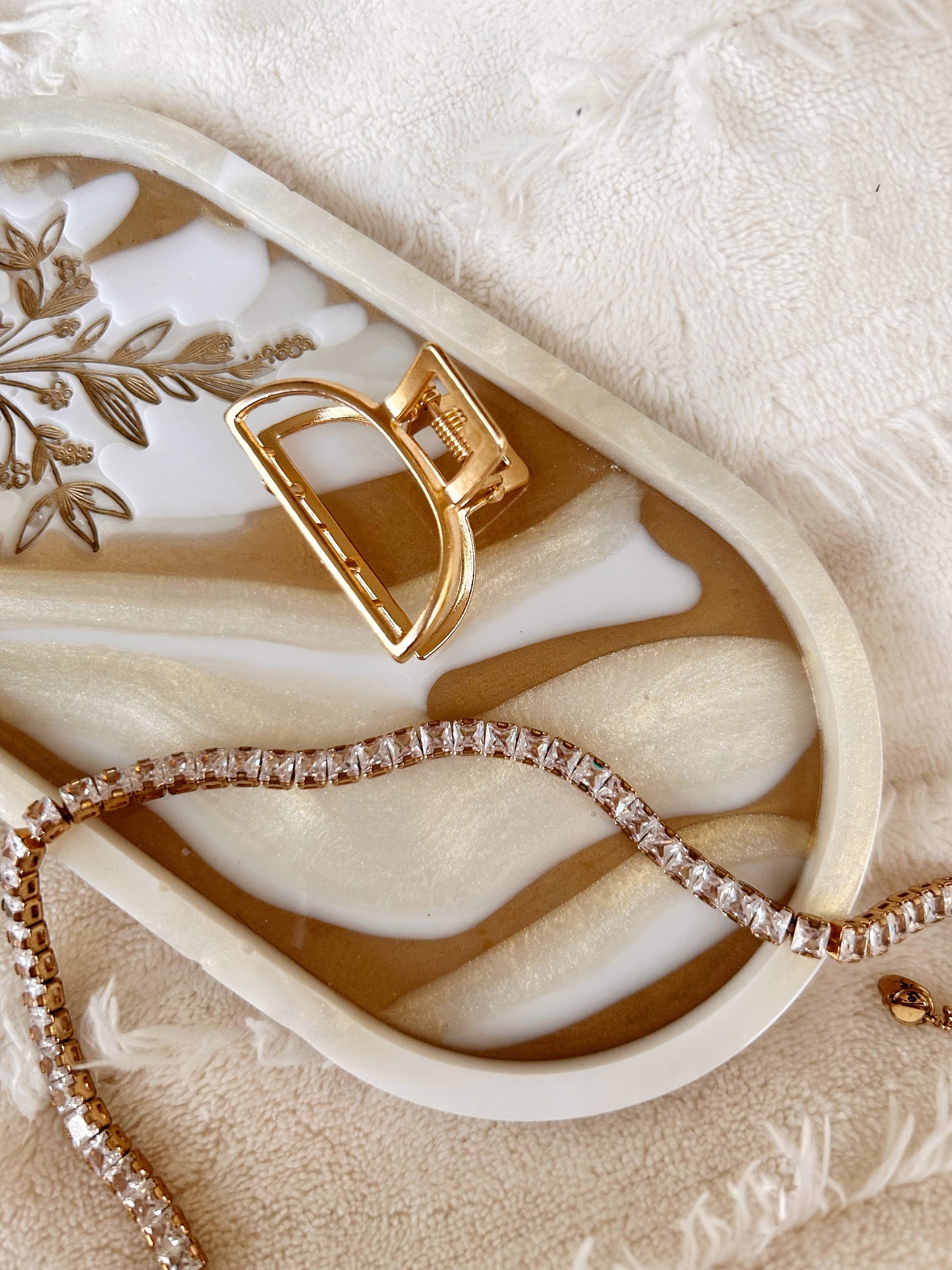 Beige and Gold Oval Jewelry Tray