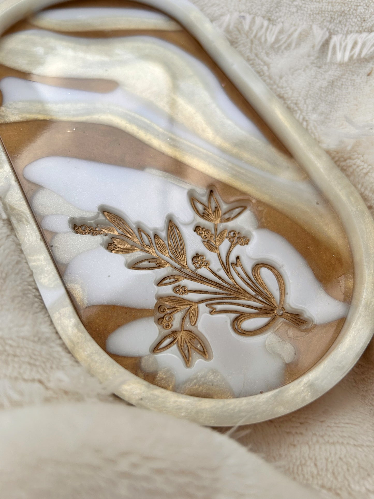 Beige and Gold Oval Jewelry Tray