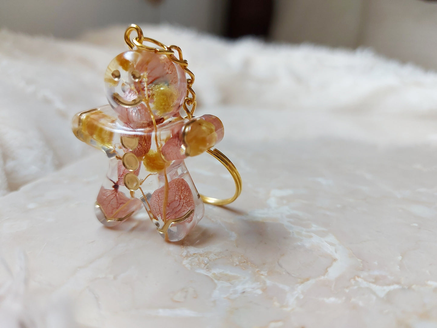 Soft Pink and Yellow Golden Gingerbread Man Resin Keychain, Accessory, Flowers, Resin Art, Gift Idea, Christmas, Christmas gift, Floral.