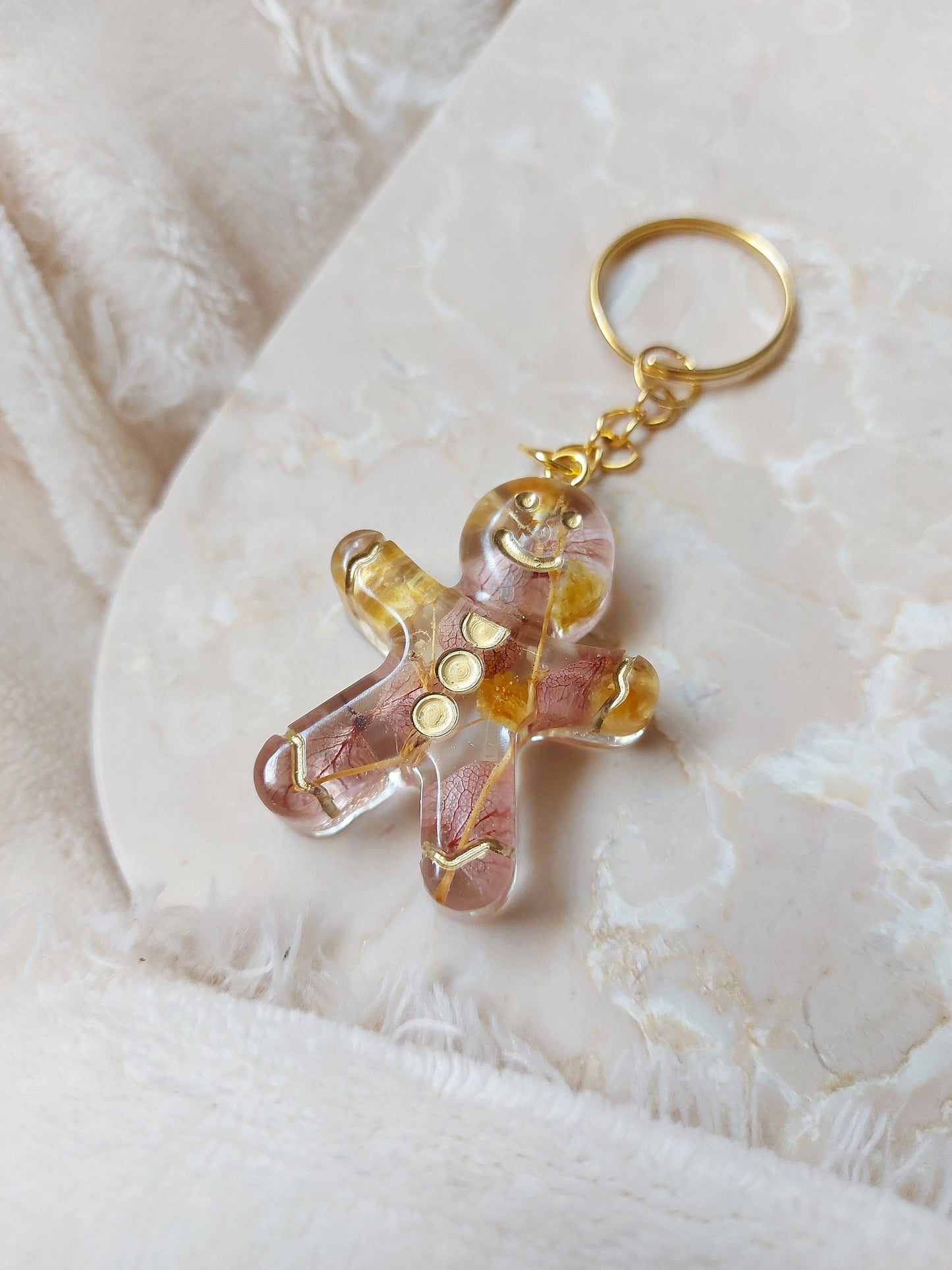 Soft Pink and Yellow Golden Gingerbread Man Resin Keychain, Accessory, Flowers, Resin Art, Gift Idea, Christmas, Christmas gift, Floral.