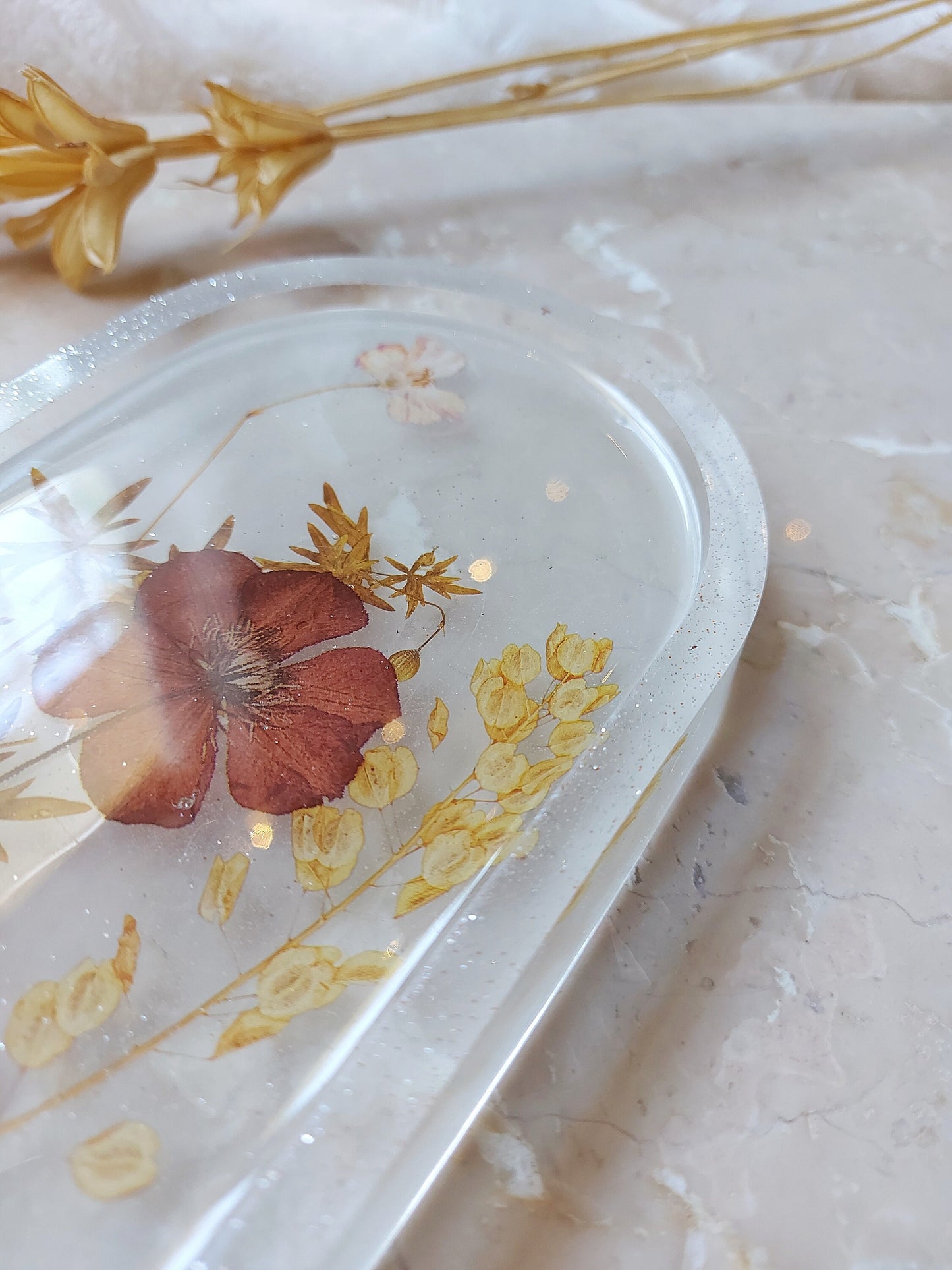 Tray, Resin Tray, Decorative Tray, Jewelry Dish, Handmade Resin Oval Floral Tray, Flower, Gift, Gift for Her, Valentines Day Gift, Birthday.