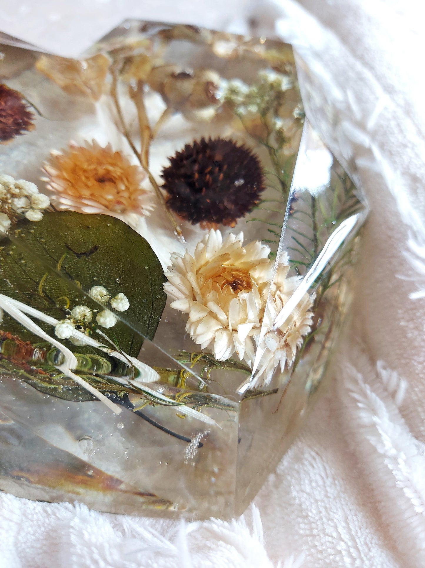 Dried Flowers Resin Crystal Heart Home Decor