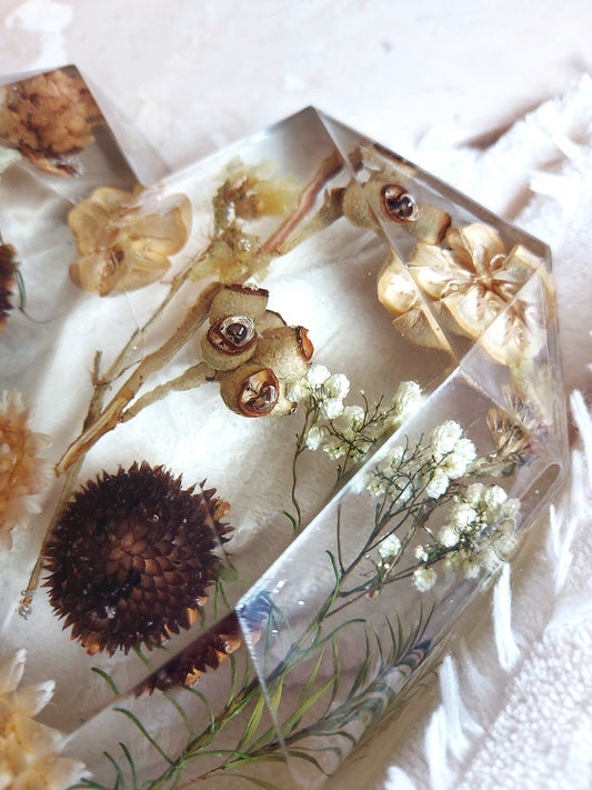 Dried Flowers Resin Crystal Heart Home Decor