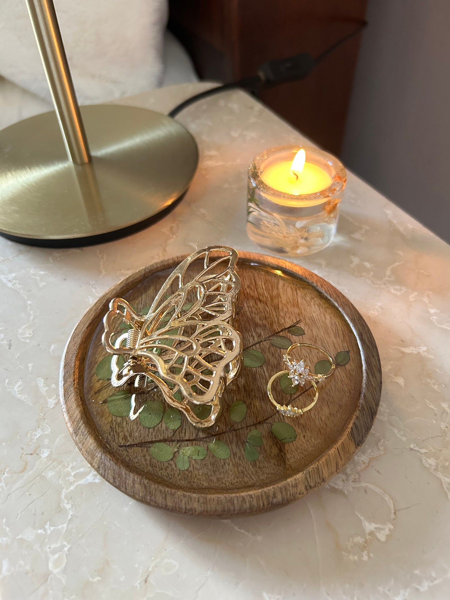Handmade wood green dried flower display tray platter epoxy resin round dish jewelry ring dish botanical nature trinket holder decor gift