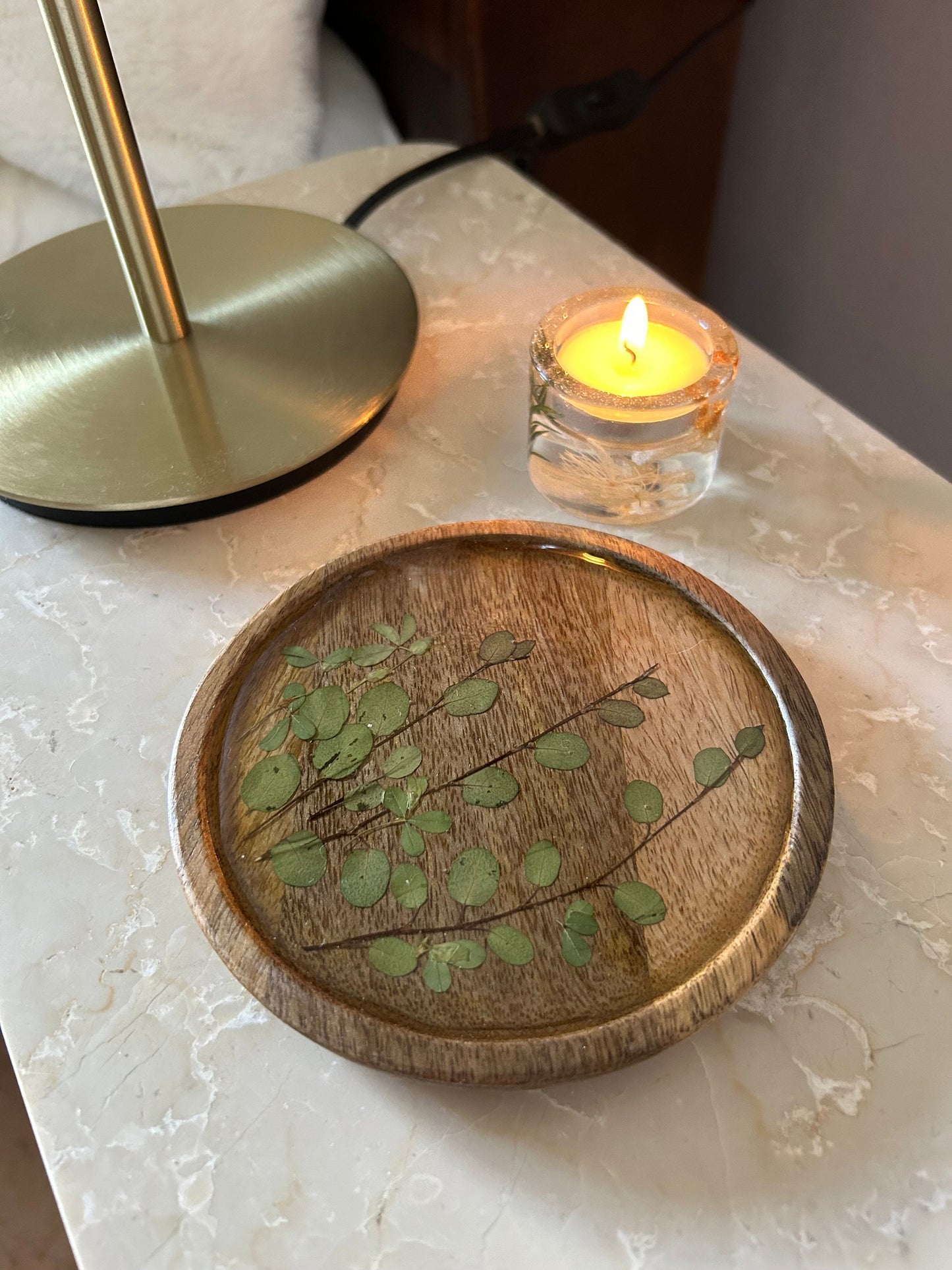 Handmade wood green dried flower display tray platter epoxy resin round dish jewelry ring dish botanical nature trinket holder decor gift