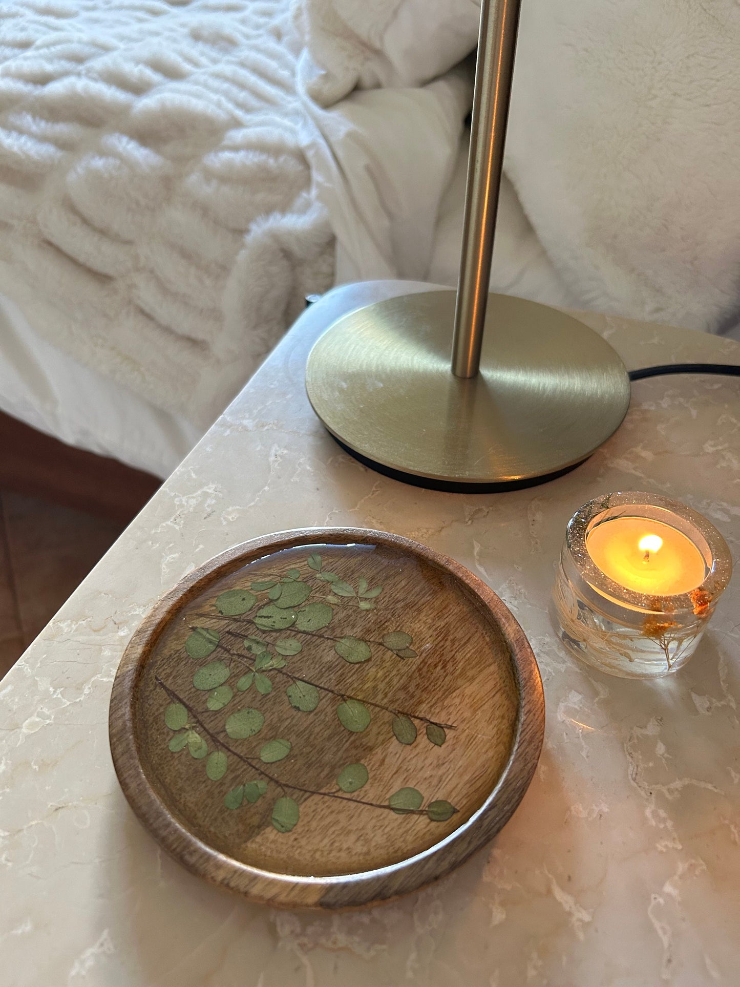 Handmade wood green dried flower display tray platter epoxy resin round dish jewelry ring dish botanical nature trinket holder decor gift