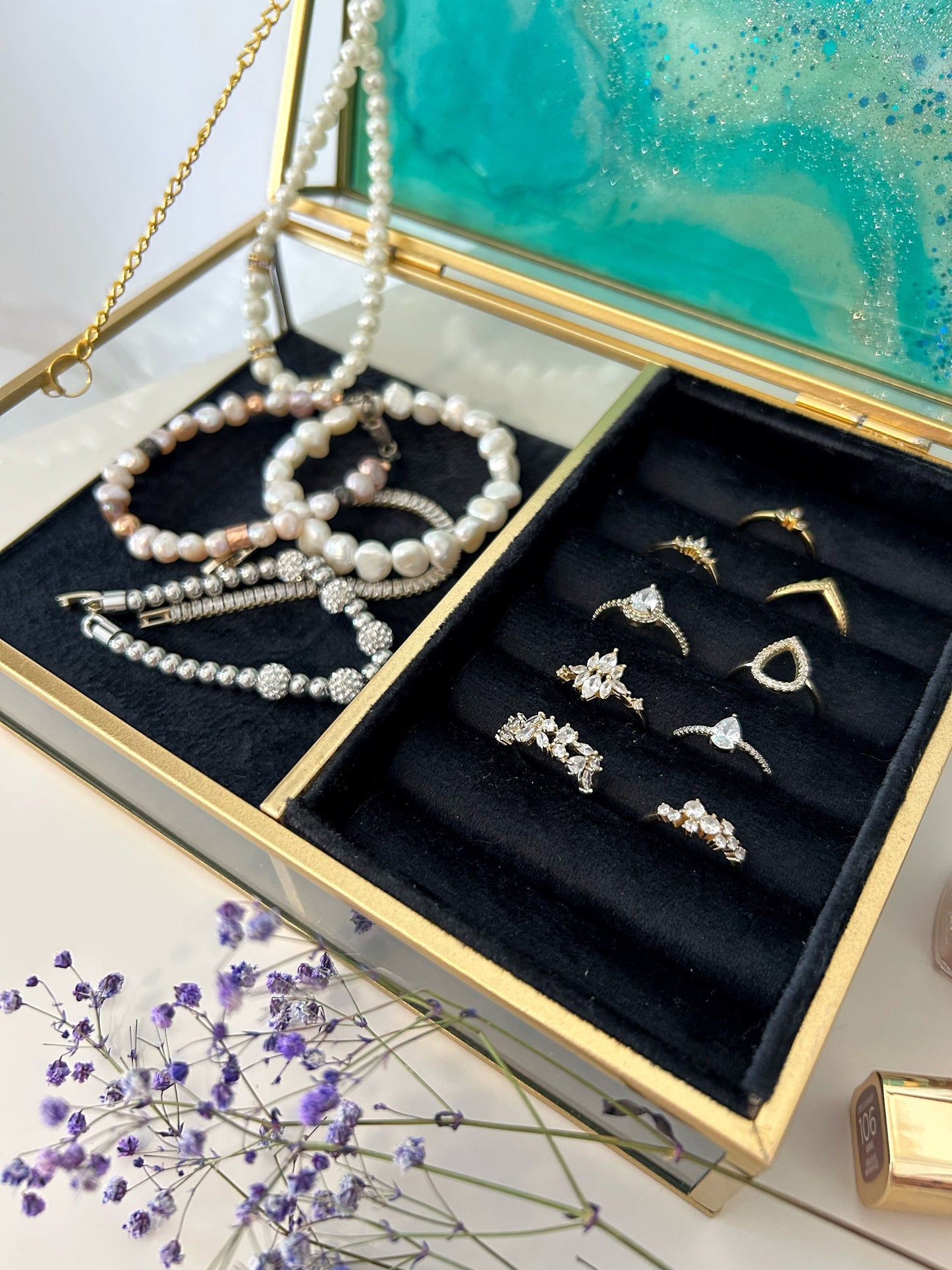 Handmade Glass and Gold Jewelry Box with Resin Geode Crystal Design and Velvet Interior - Ring and Jewelry Organizer with Resin Crystal Lid