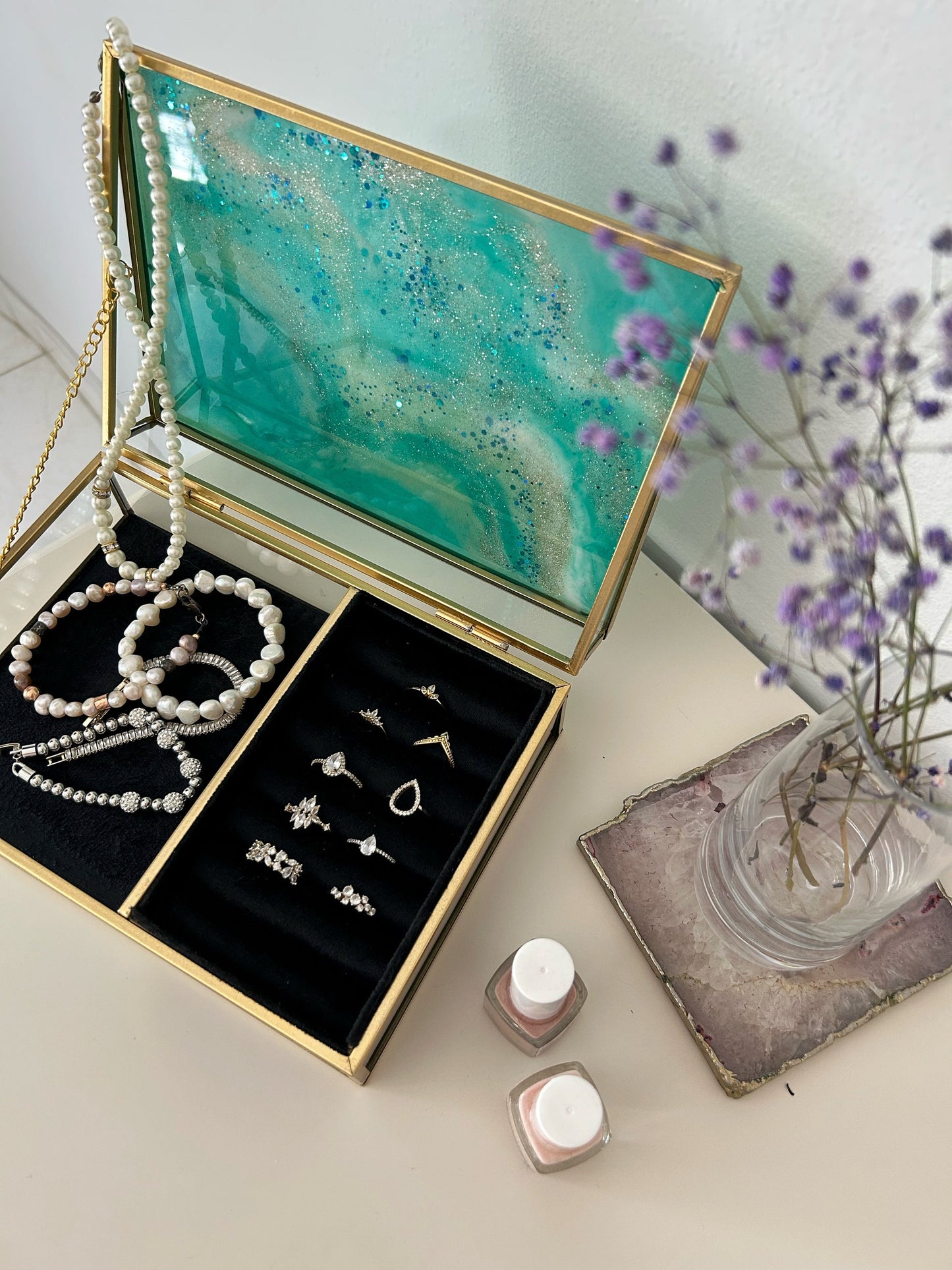 Handmade Glass and Gold Jewelry Box with Resin Geode Crystal Design and Velvet Interior - Ring and Jewelry Organizer with Resin Crystal Lid