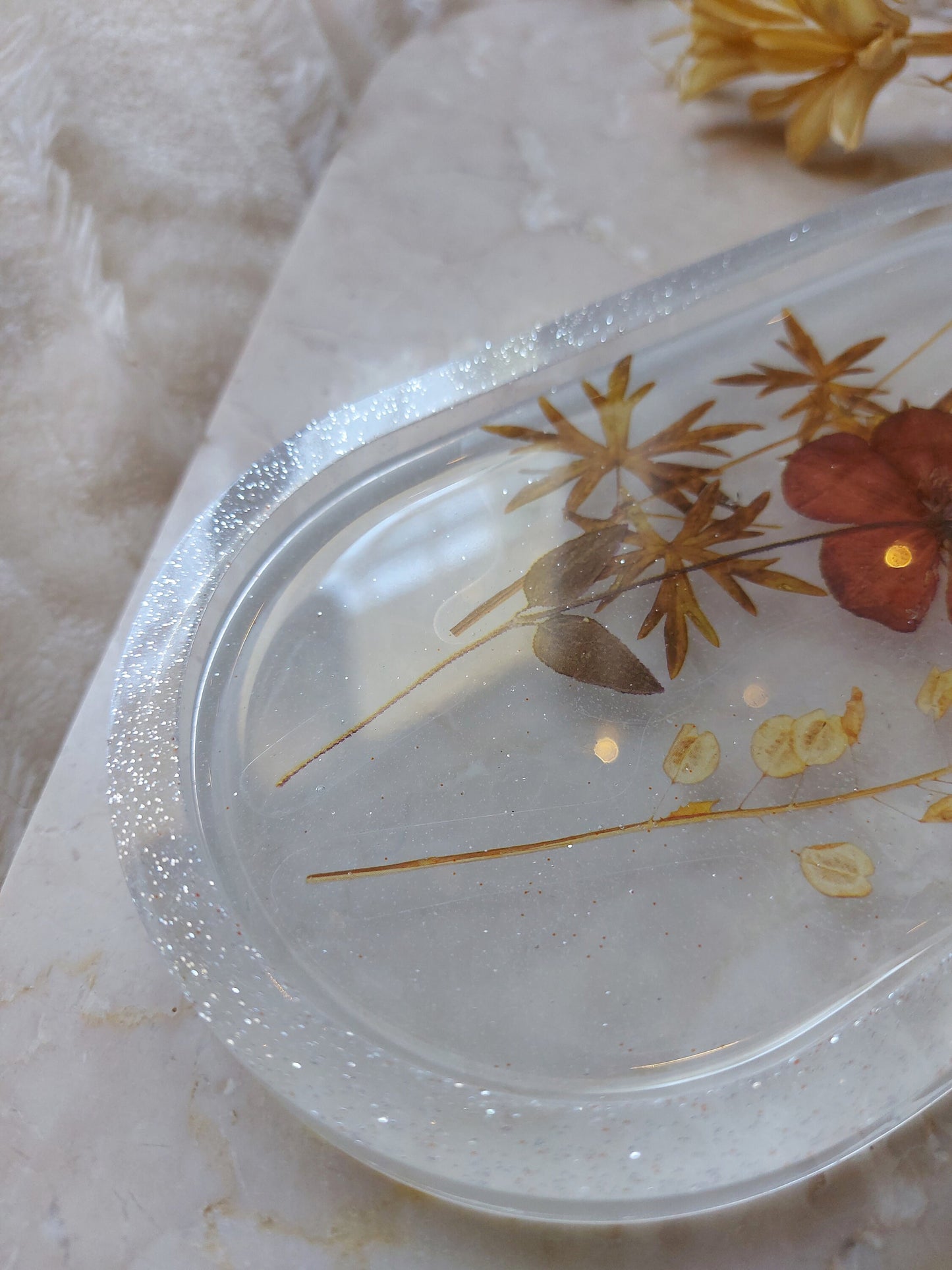 Tray, Resin Tray, Decorative Tray, Jewelry Dish, Handmade Resin Oval Floral Tray, Flower, Gift, Gift for Her, Valentines Day Gift, Birthday.