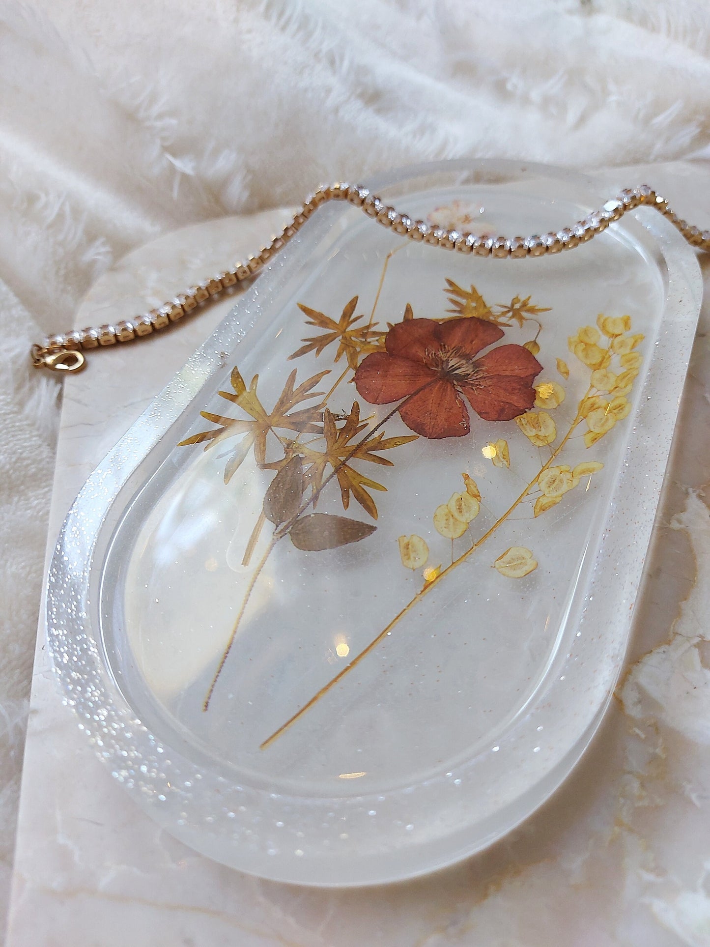 Tray, Resin Tray, Decorative Tray, Jewelry Dish, Handmade Resin Oval Floral Tray, Flower, Gift, Gift for Her, Valentines Day Gift, Birthday.