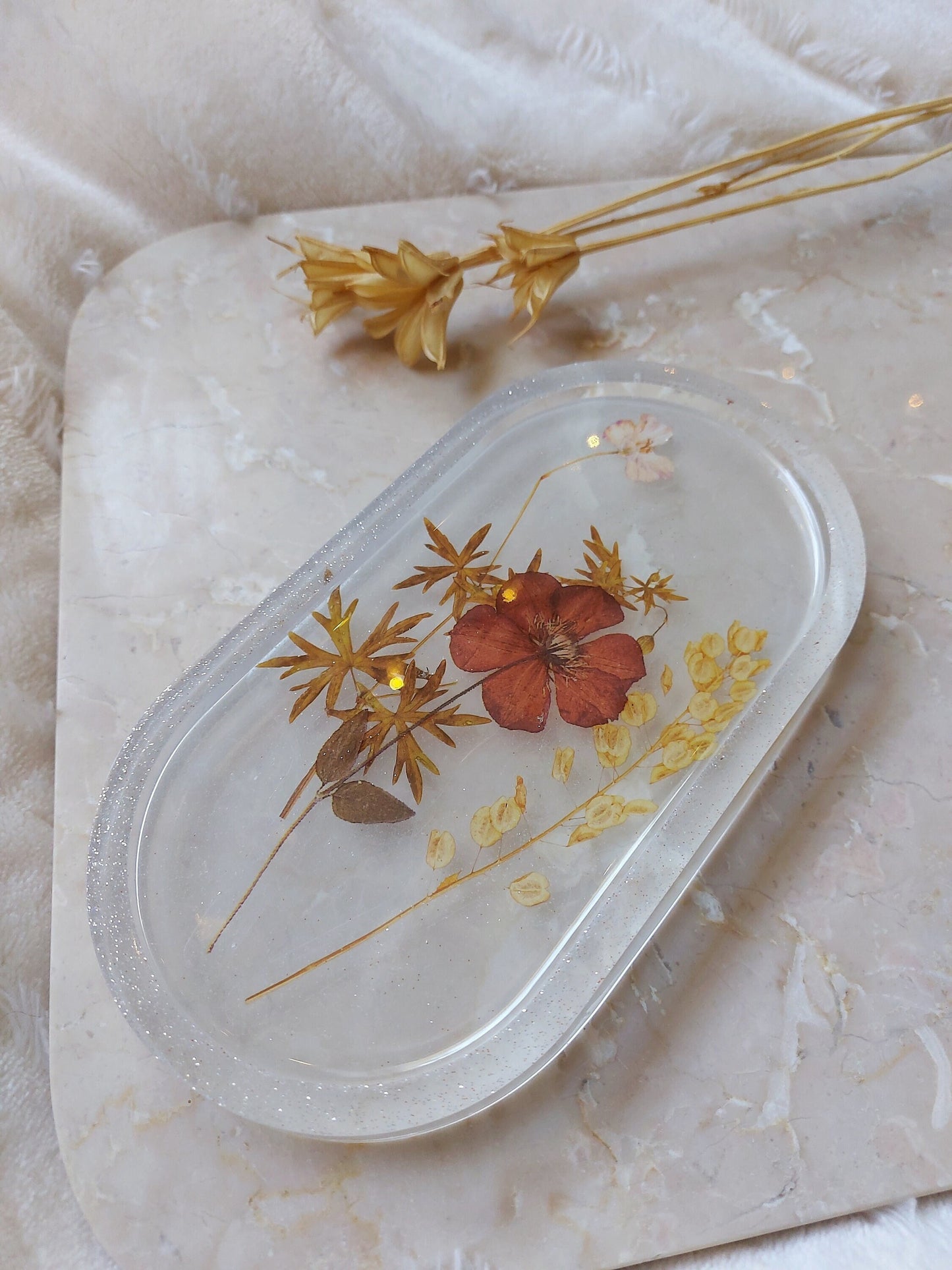 Tray, Resin Tray, Decorative Tray, Jewelry Dish, Handmade Resin Oval Floral Tray, Flower, Gift, Gift for Her, Valentines Day Gift, Birthday.