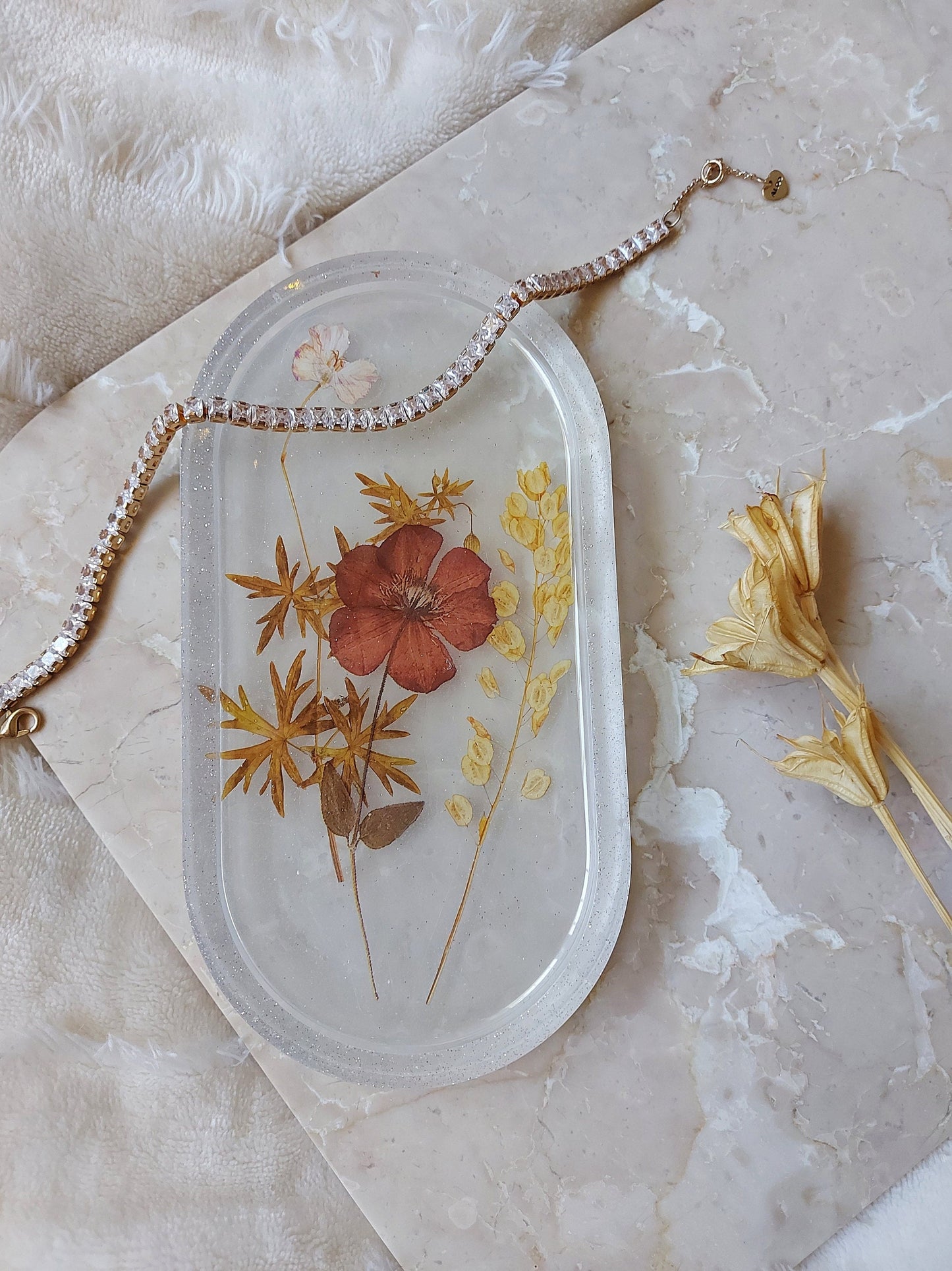 Tray, Resin Tray, Decorative Tray, Jewelry Dish, Handmade Resin Oval Floral Tray, Flower, Gift, Gift for Her, Valentines Day Gift, Birthday.