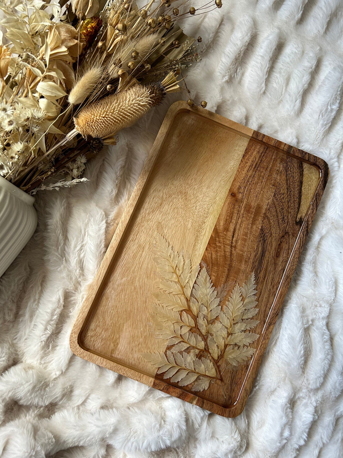 Handmade wood dried flower beige botanical leaf epoxy resin serving vanity perfume cheese jewelry centerpiece focal point home decor tray